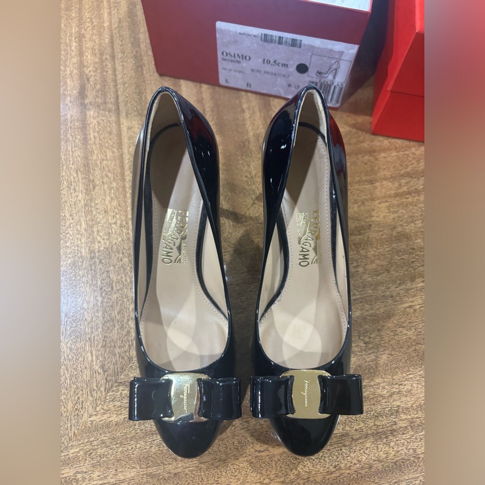 Salvatore Ferragamo Carla Bow Pump Heel